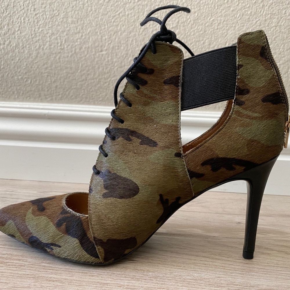 Banana Republic Daphne Shoeti Camp Booties